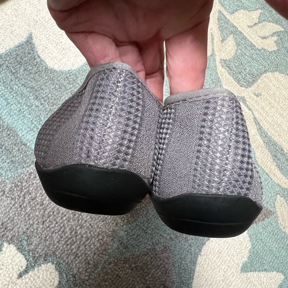 Soft Style by Hush Puppies Grey Flats  7 M - Picture 6 of 13